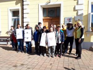 Pust smejočih se ust 2